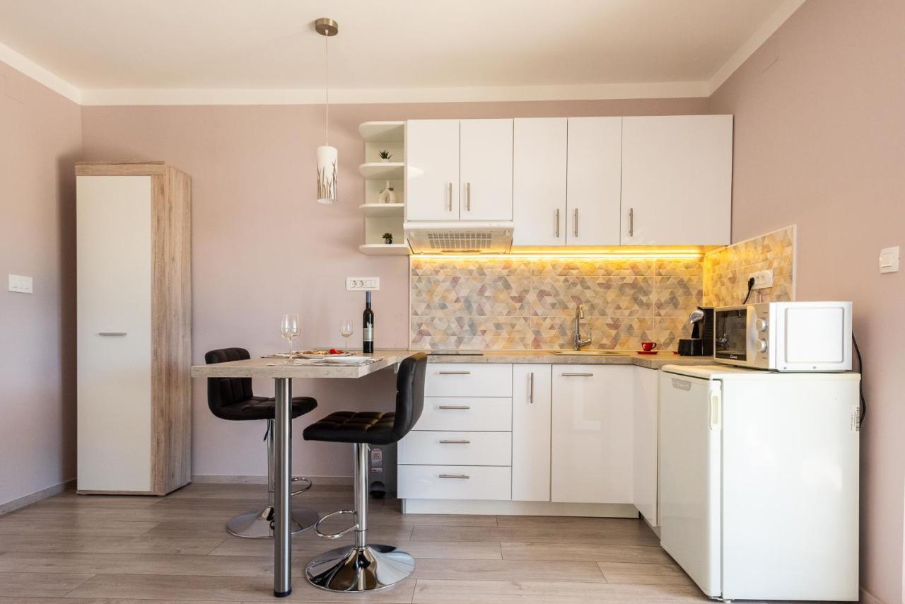 קראליביצה Apartments Omorfia מראה חיצוני תמונה