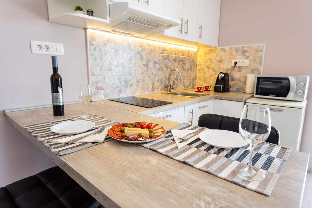 קראליביצה Apartments Omorfia מראה חיצוני תמונה